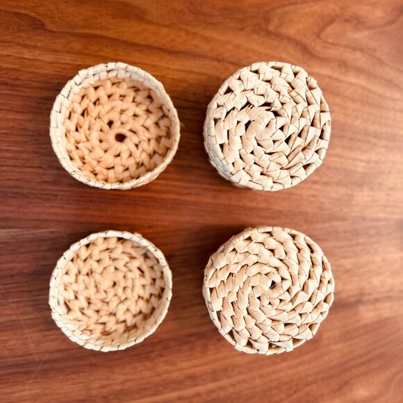 Vintage Handwoven Ratan Trinket Basket - Set of 2 - Picture 4 of 4